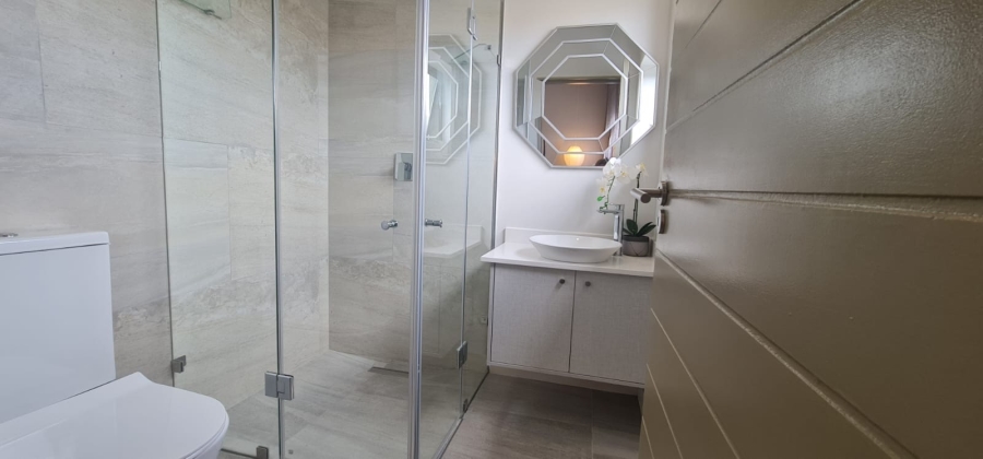 10 Bedroom Property for Sale in Bloubergstrand Western Cape